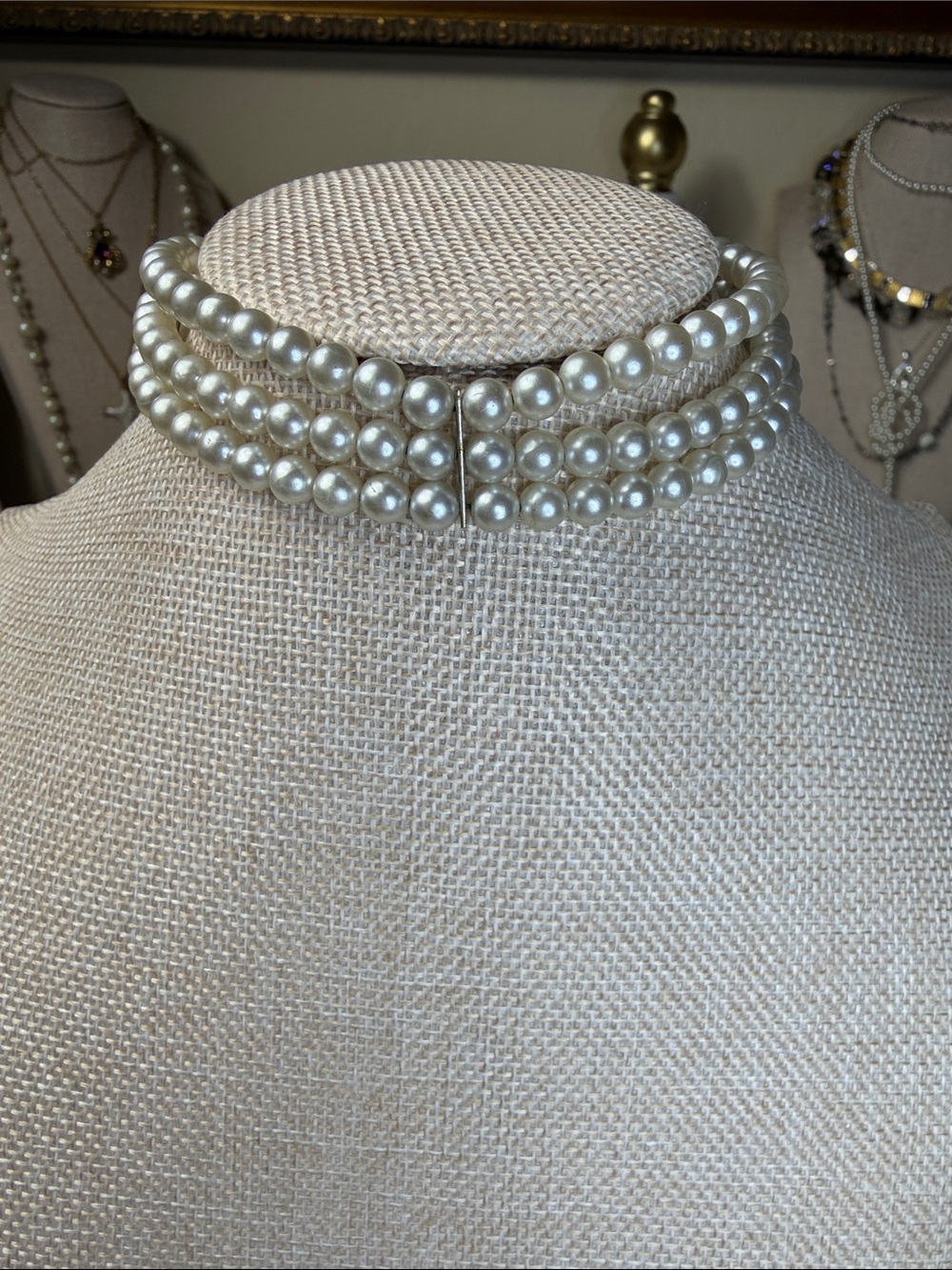 Vintage Triple-Strand Pearl Choker Necklace - Cream Pearls
